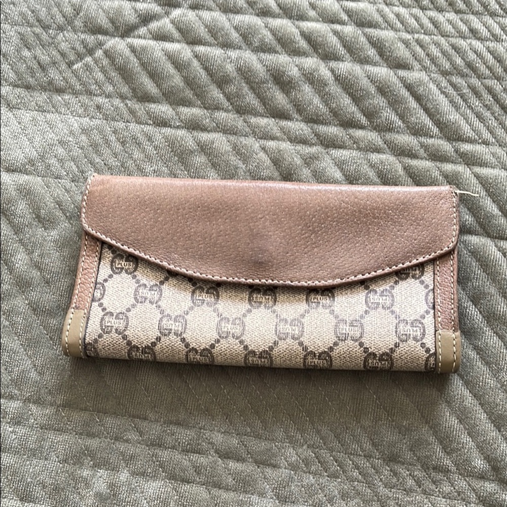 Gucci Plus Very Rare Beige and Brown Women's Wallet/Checkbook